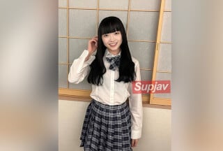 FC2PPV 3094718 【年間ランキング入り！SS級の処女喪失】ゆなちゃんの処女卒業記録、えりかちゃんにも優しくしてもらいました